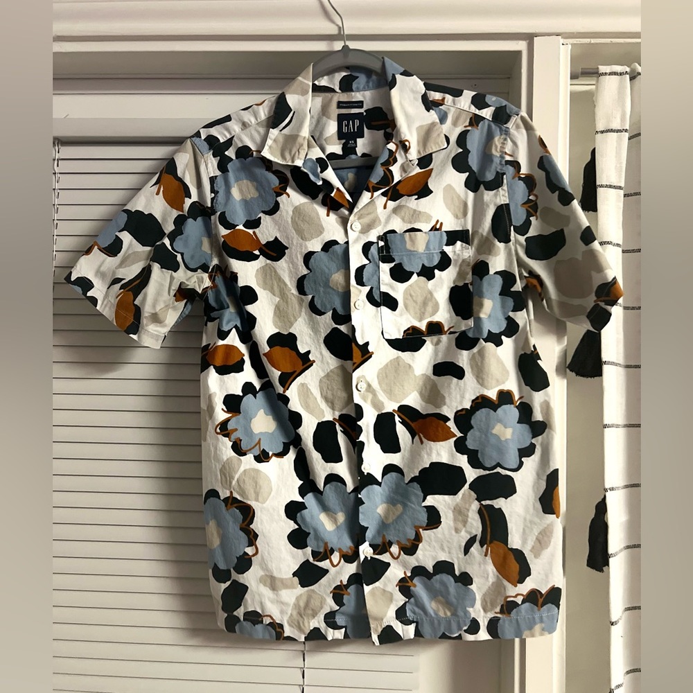 Gap Short Sleeve